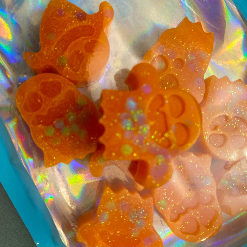WAX MELTS - HALLOWEEN INSPIRED GLITTER GHOSTS- cashmere scent